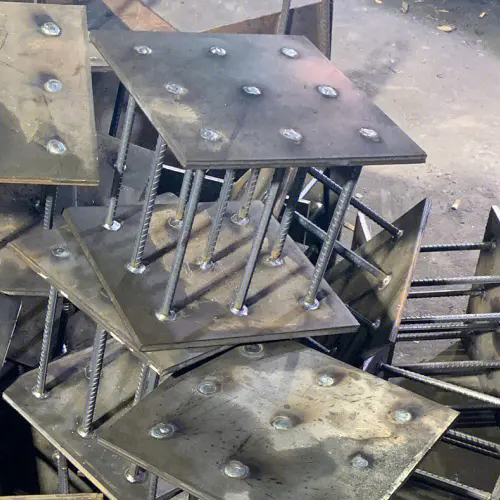 在确定新疆预埋件位置时，需要考虑以下几点