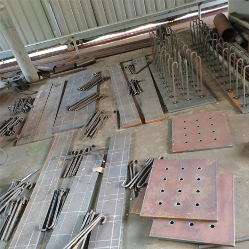 有哪些其他因素会影响新疆预埋件位置的确定？